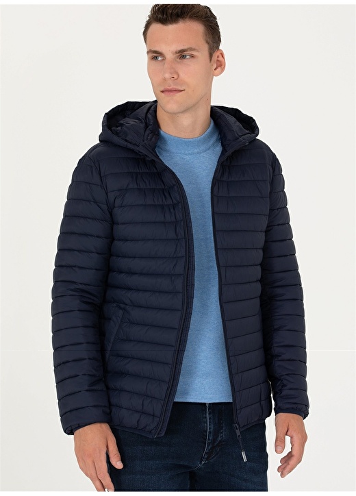 Темно-синее мужское пальто Pierre Cardin