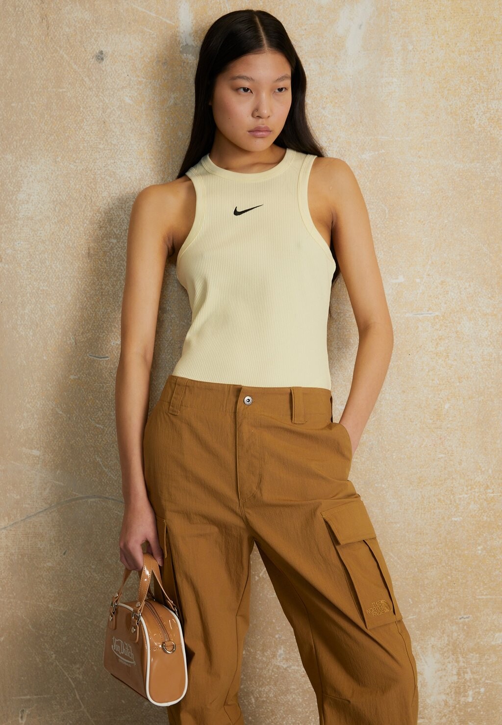 

Топ Nike