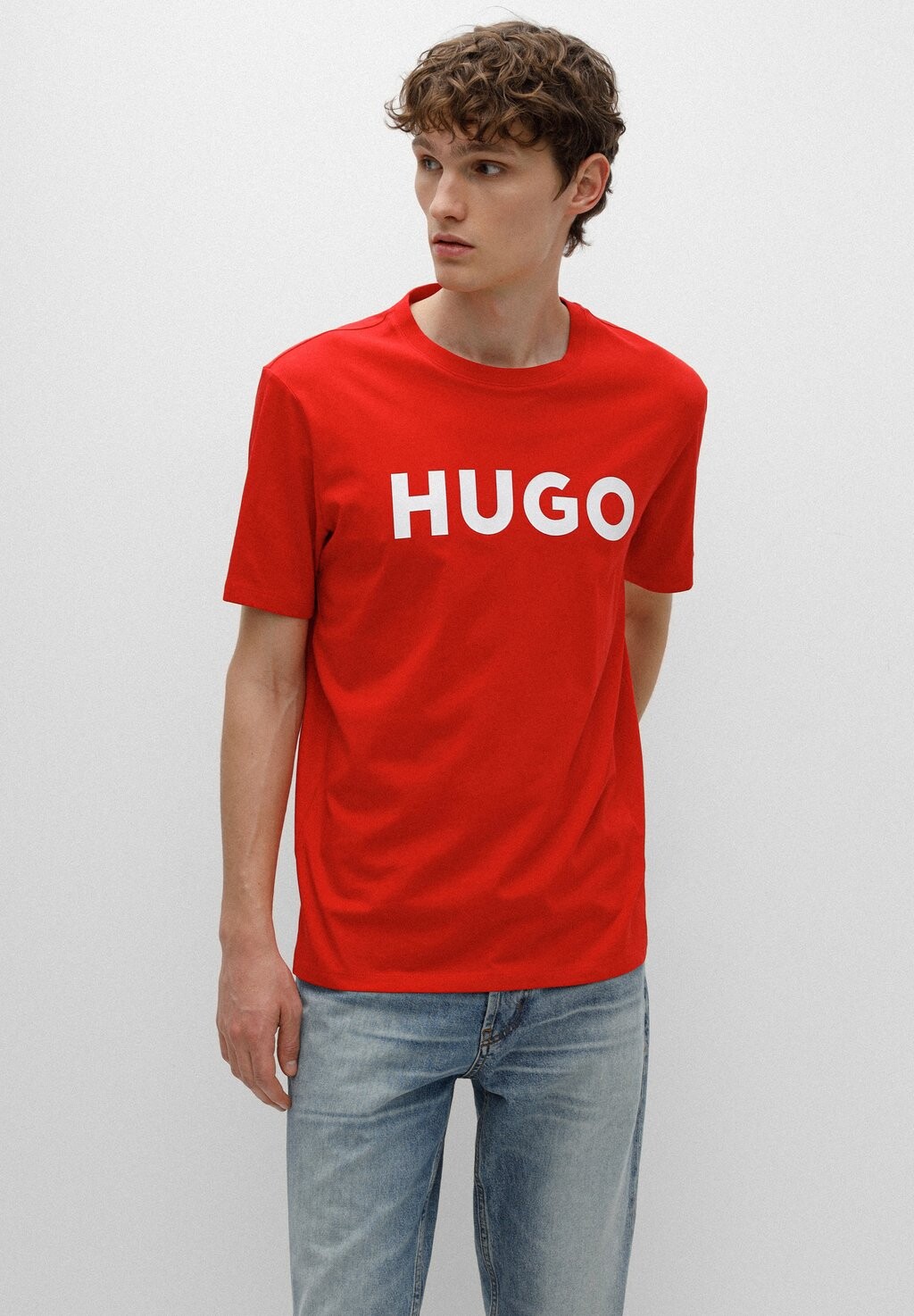 

Футболка с принтом HUGO, красный