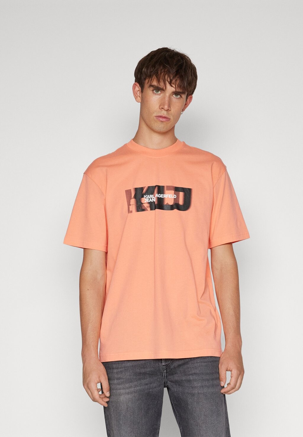 

Футболка с принтом ФУТБОЛКА REGULAR BLURRED UNISEX Karl Lagerfeld, мягкий коралловый
