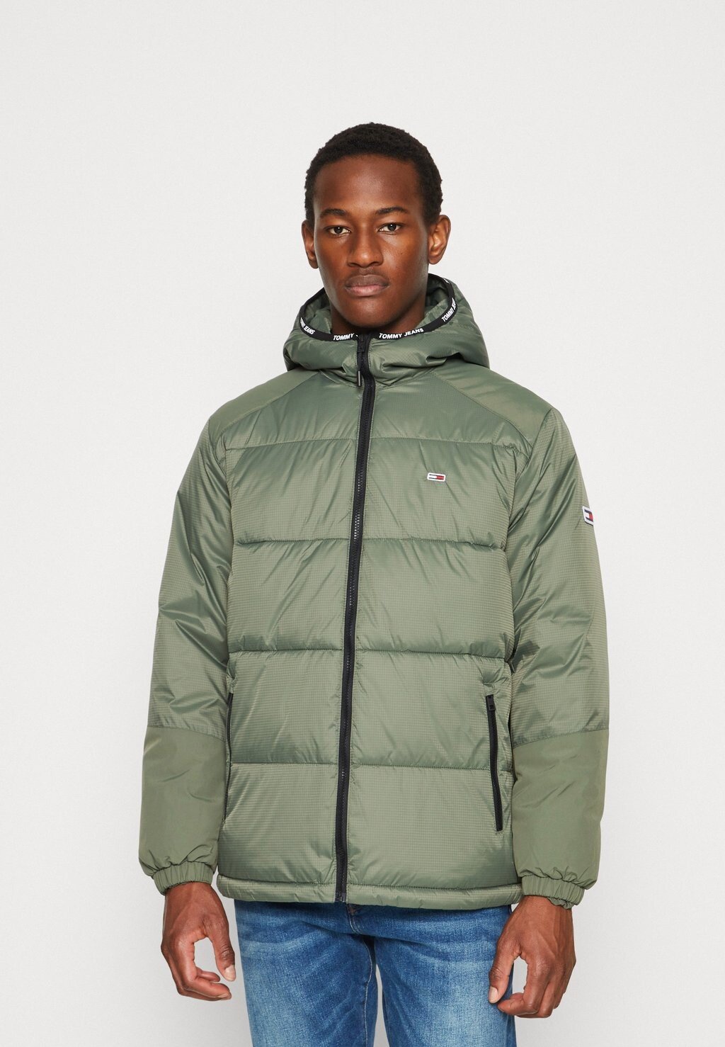 

Зимняя куртка Tommy Jeans