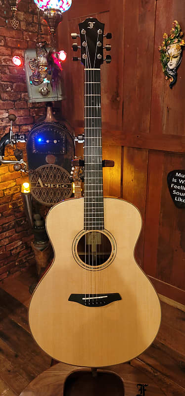 Акустическая гитара Furch Yellow Plus G-SP with FREE Furch guitar Strap 114853 цена и фото