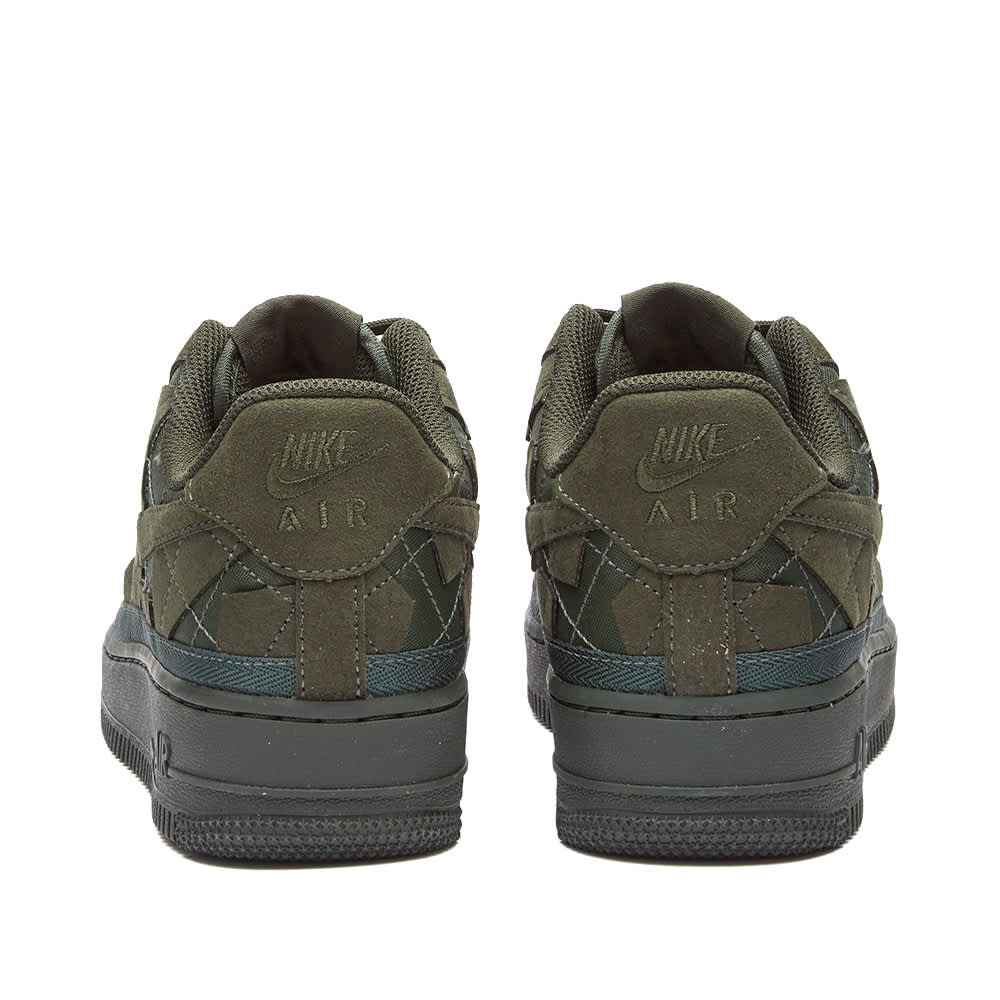 

Кроссовки Nike x Billie Eilish Air Force 1 SP