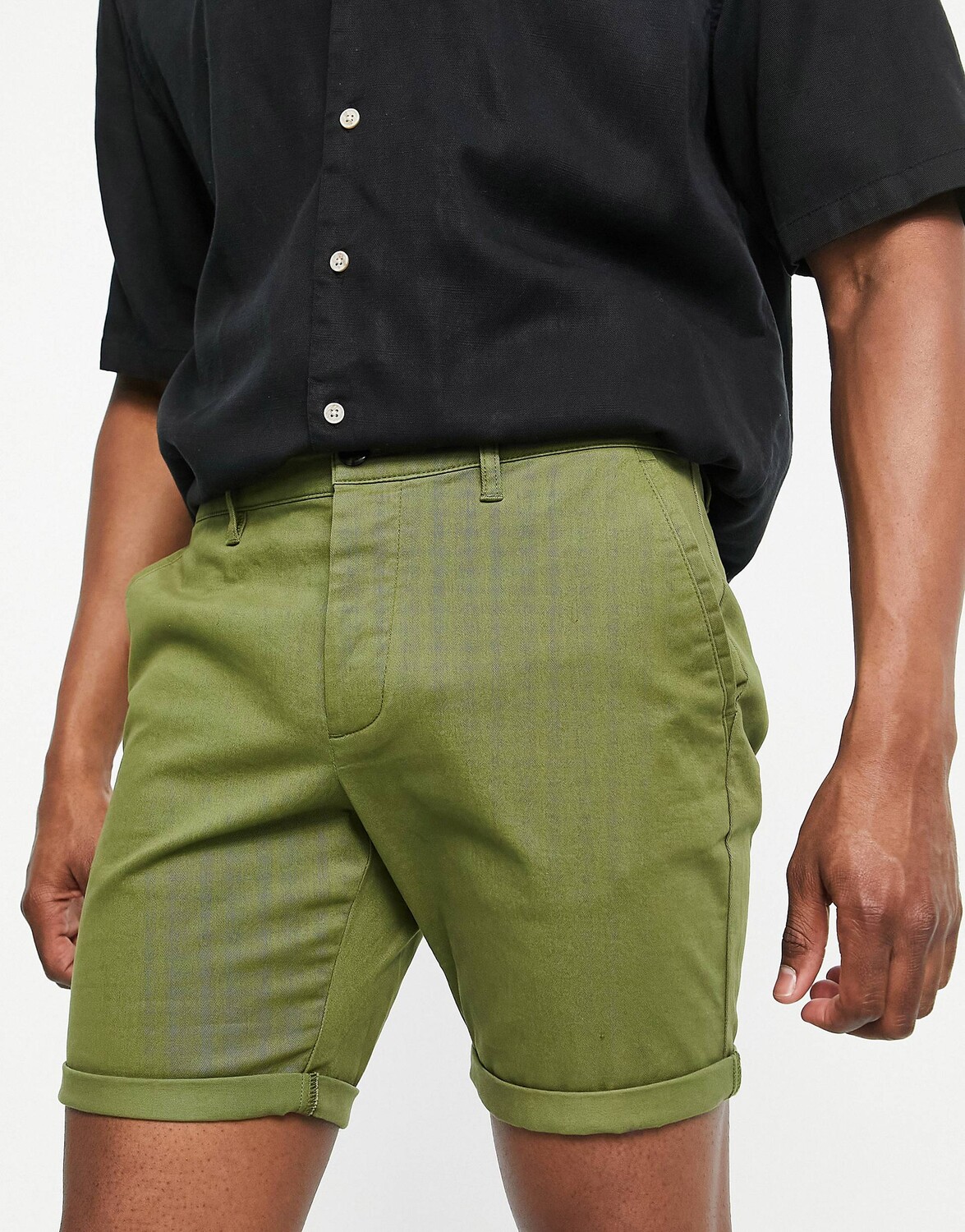 

Узкие шорты чинос цвета хаки ASOS DESIGN
