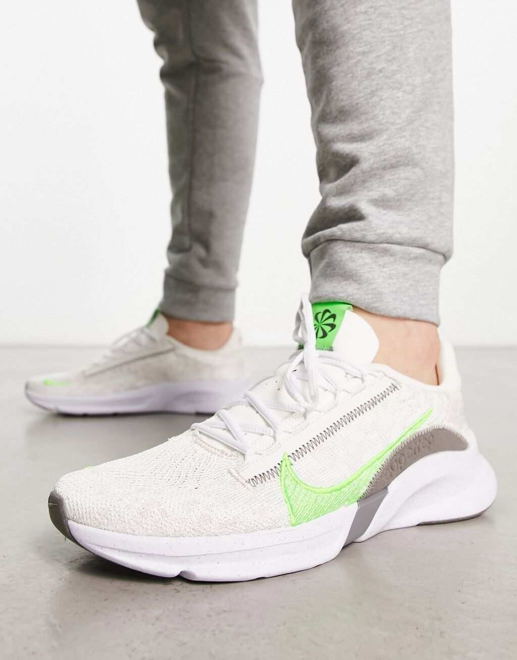 

Серо-зеленые кроссовки Nike Training Super Rep Go 3