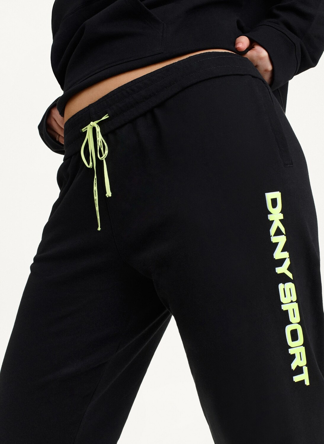 

Джоггеры с многослойным логотипом Shadow Logo с высокой посадкой DKNY