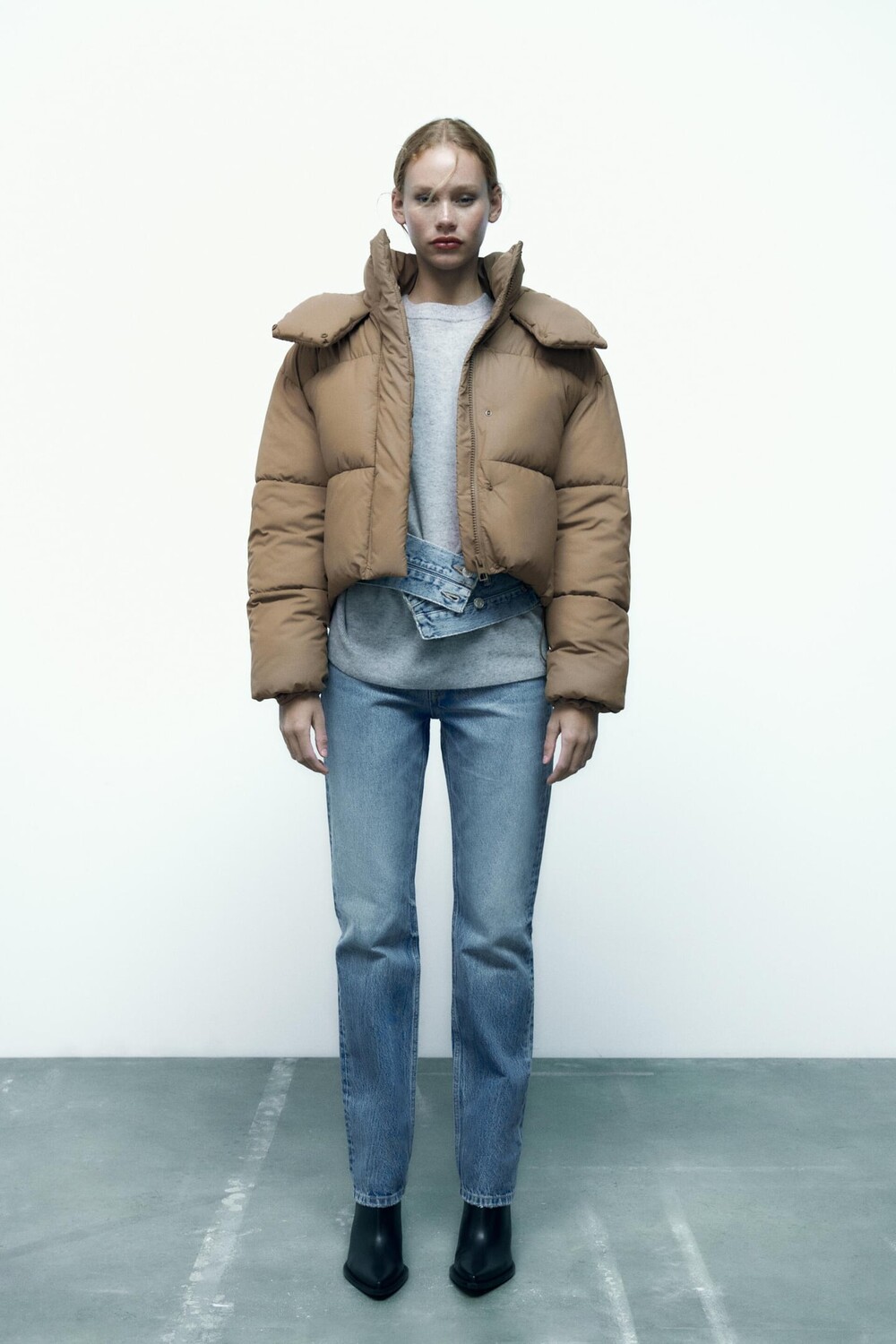 

Куртка из прорезиненного пуфера ZARA, кэмел
