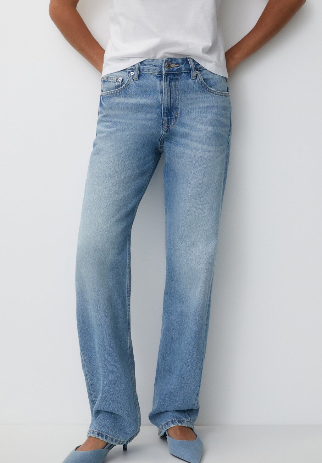 

Джинсы прямого кроя PULL&BEAR