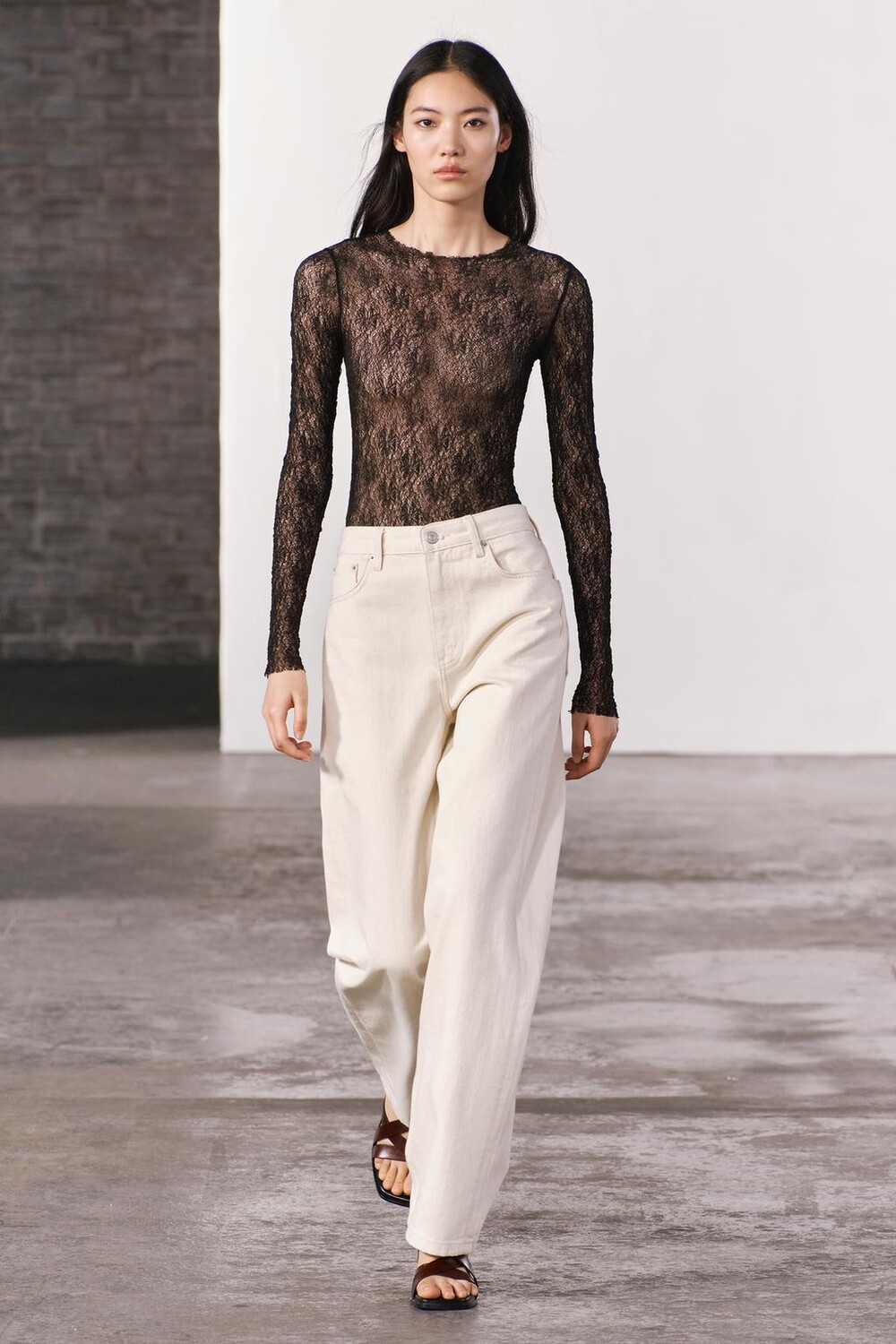 

Кружевное боди ZARA, черный