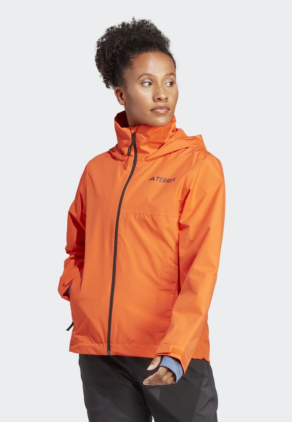 

Спортивная куртка Adidas