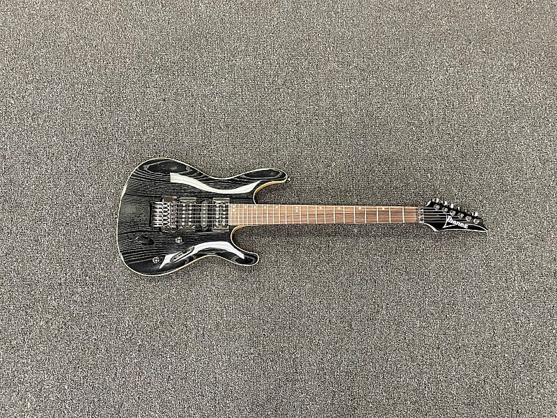 

Электрогитара Ibanez S570AHSWK 2022 - Silver Wave Black