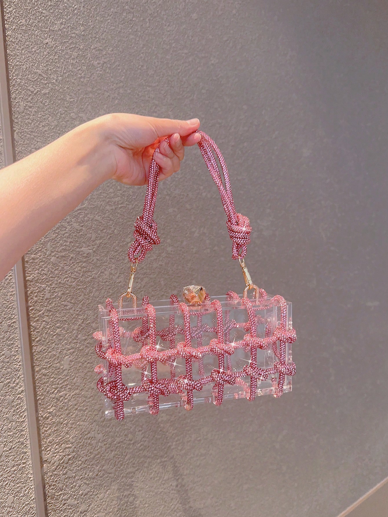 цена Женский модный полупрозрачный акриловый квадратный клатч с блестящими стразами и веревкой, розовый