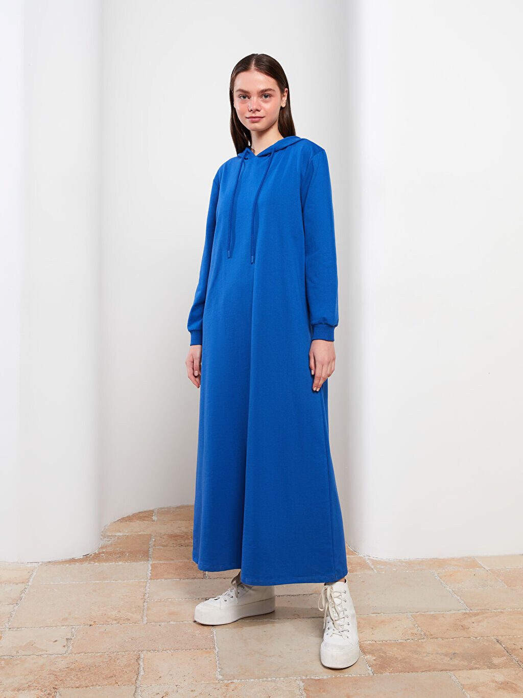 

Прямое женское платье с капюшоном и длинными рукавами LCW Modest