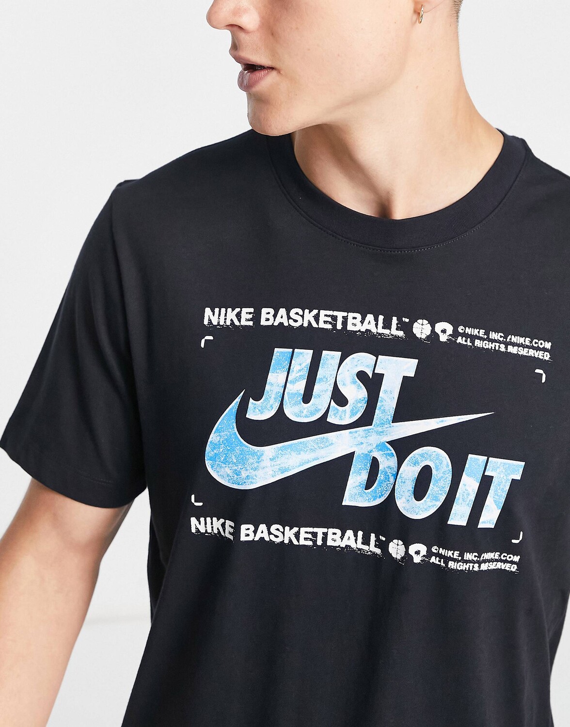 

Черная футболка с графическим принтом Nike Basketball JDI