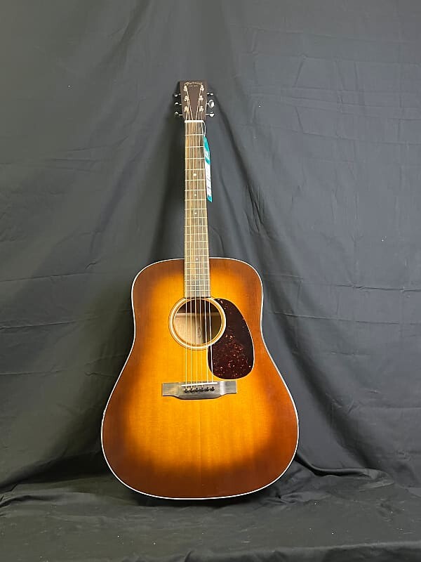 

Акустическая гитара Martin D-18 - Ambertone 10D18AMBERTONE