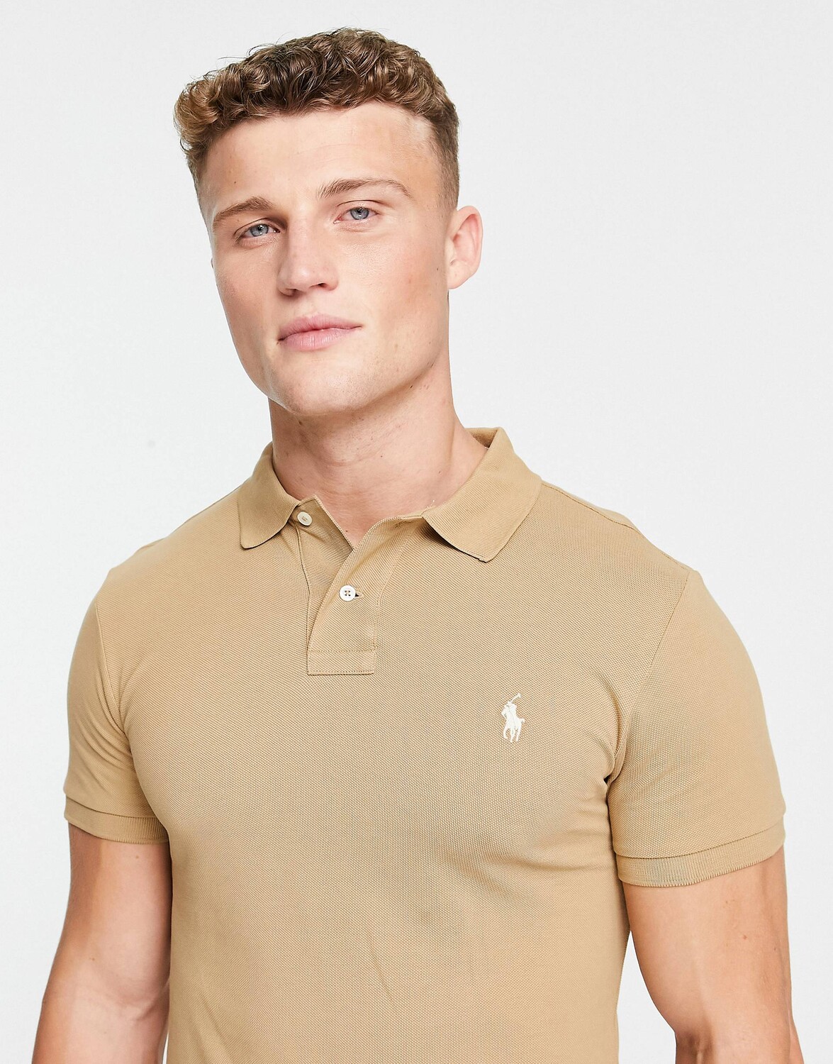 

Светло-коричневое приталенное поло из пике с логотипом Polo Ralph Lauren