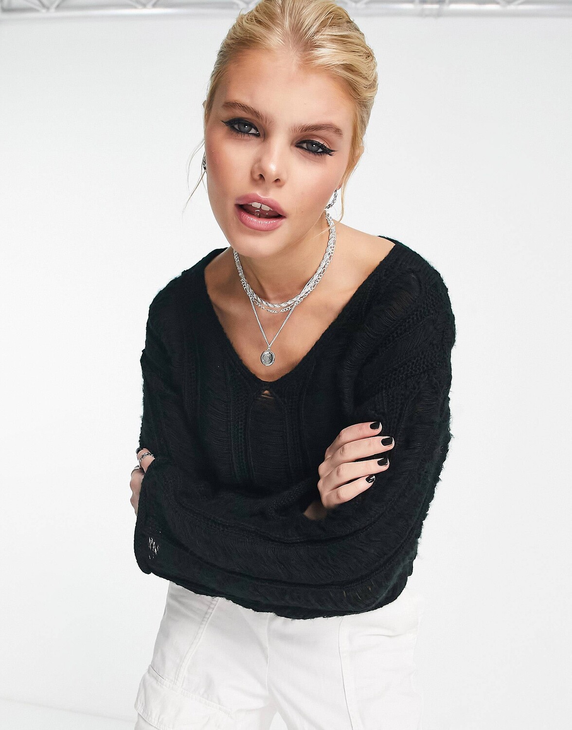 

Черный джемпер с открытой строчкой ASOS DESIGN