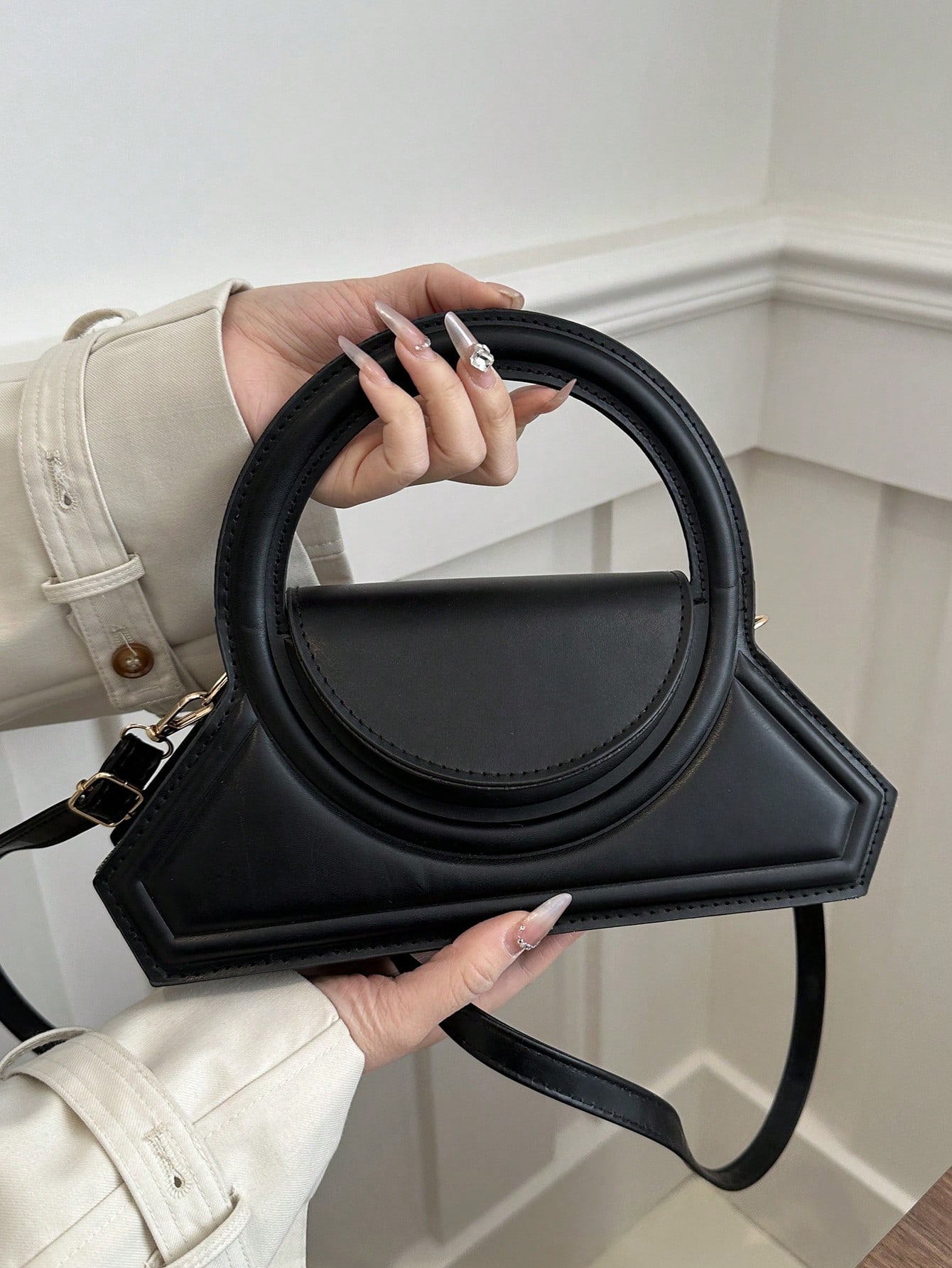 1 модная круглая сумка ручной формы, черный