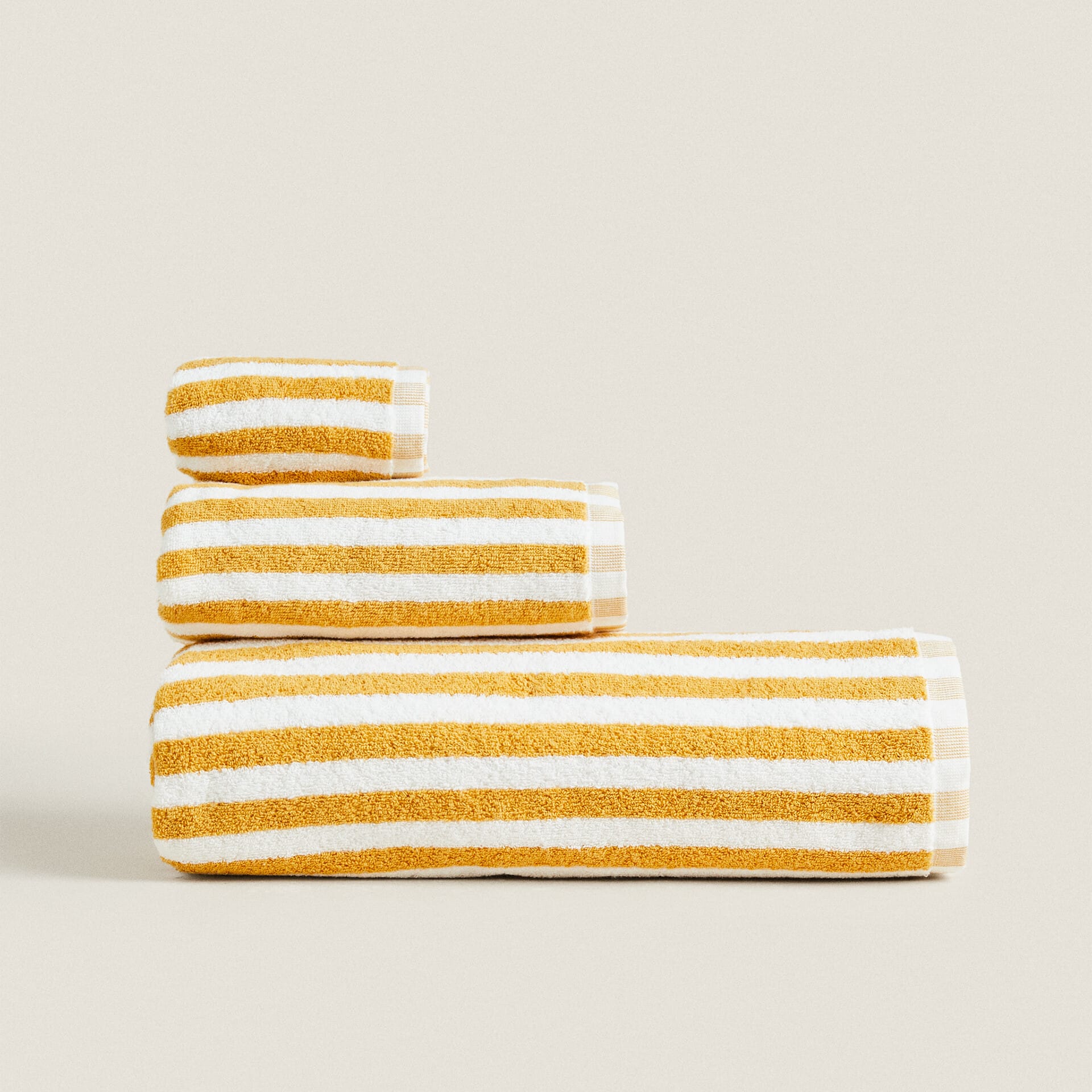 Полотенце хлопковое полосатое Zara Home Striped Cotton, белый/желтый –  заказать из-за рубежа в «CDEK.Shopping»