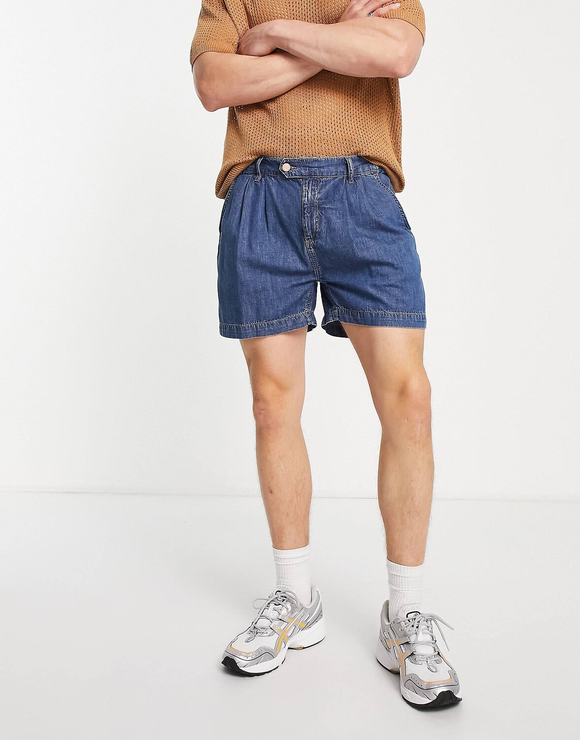 

Темно-синие джинсовые шорты со складками ASOS DESIGN