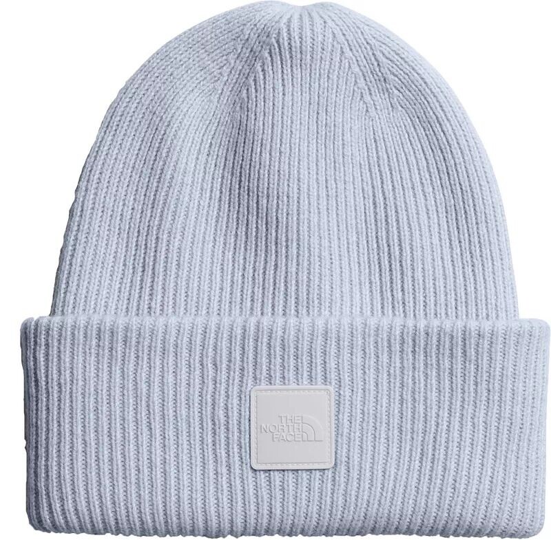 

Женская шапка с нашивками The North Face