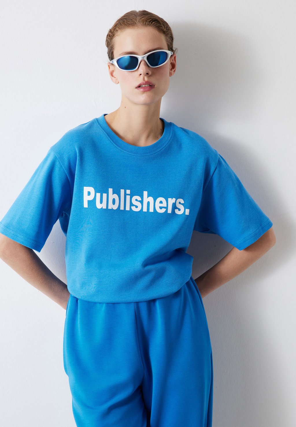 Футболка с принтом SLOGAN PRINTED Ipekyol, синий trendyol slogan printed knitted pajamas set thmaw22pt0252