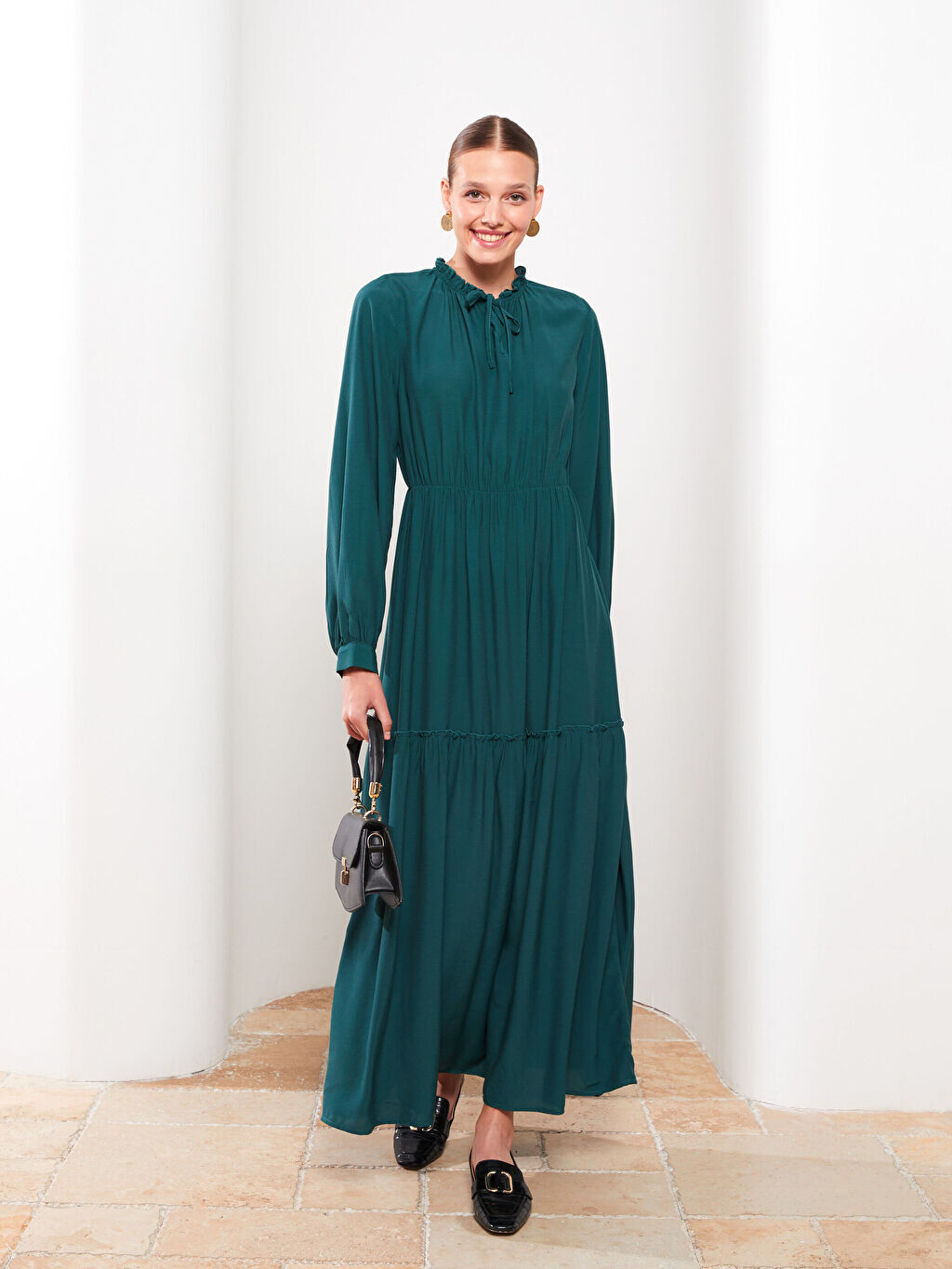 

Женское платье из вискозы с прямым воротником и длинным рукавом LCW Modest