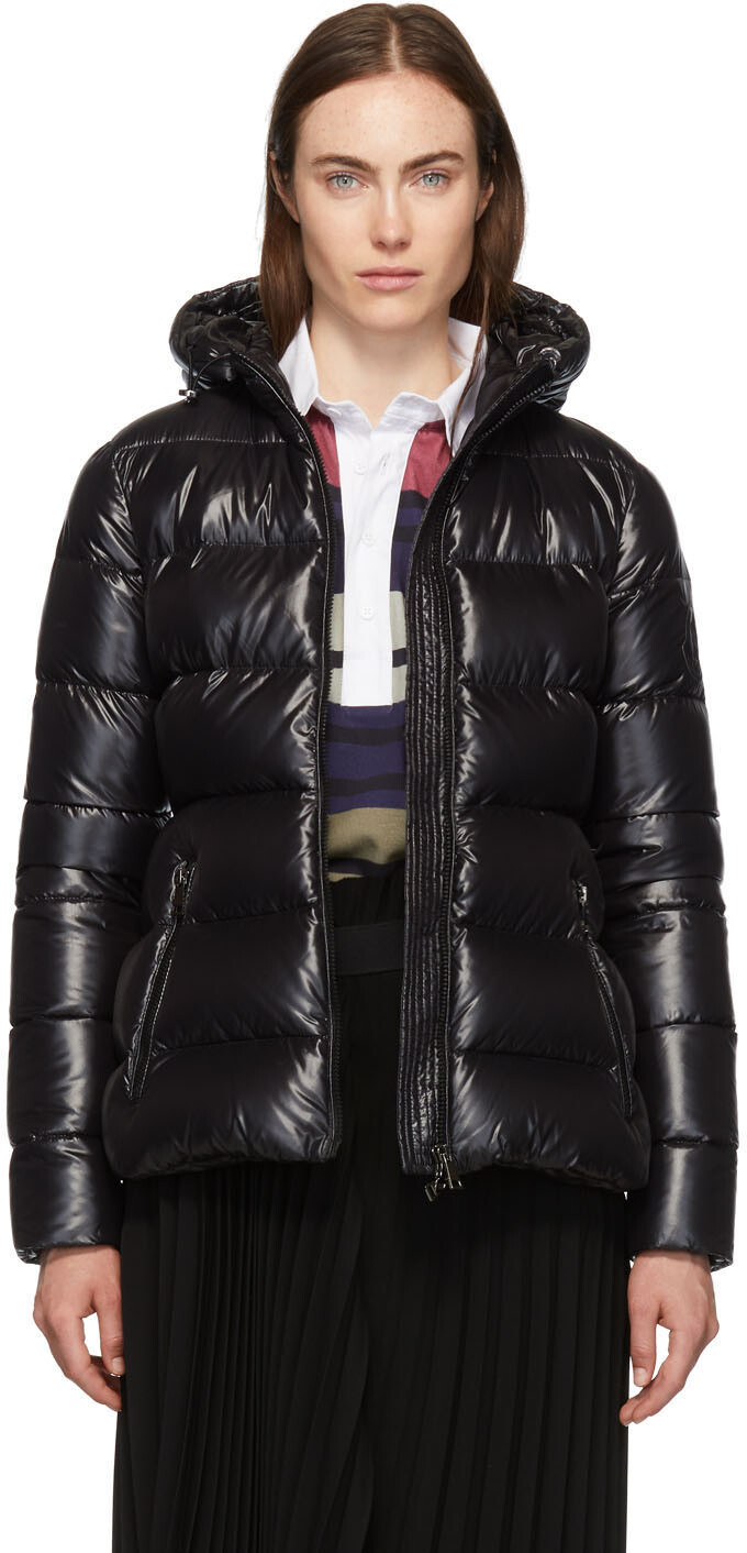 

Черная пуховая куртка с оборками Moncler