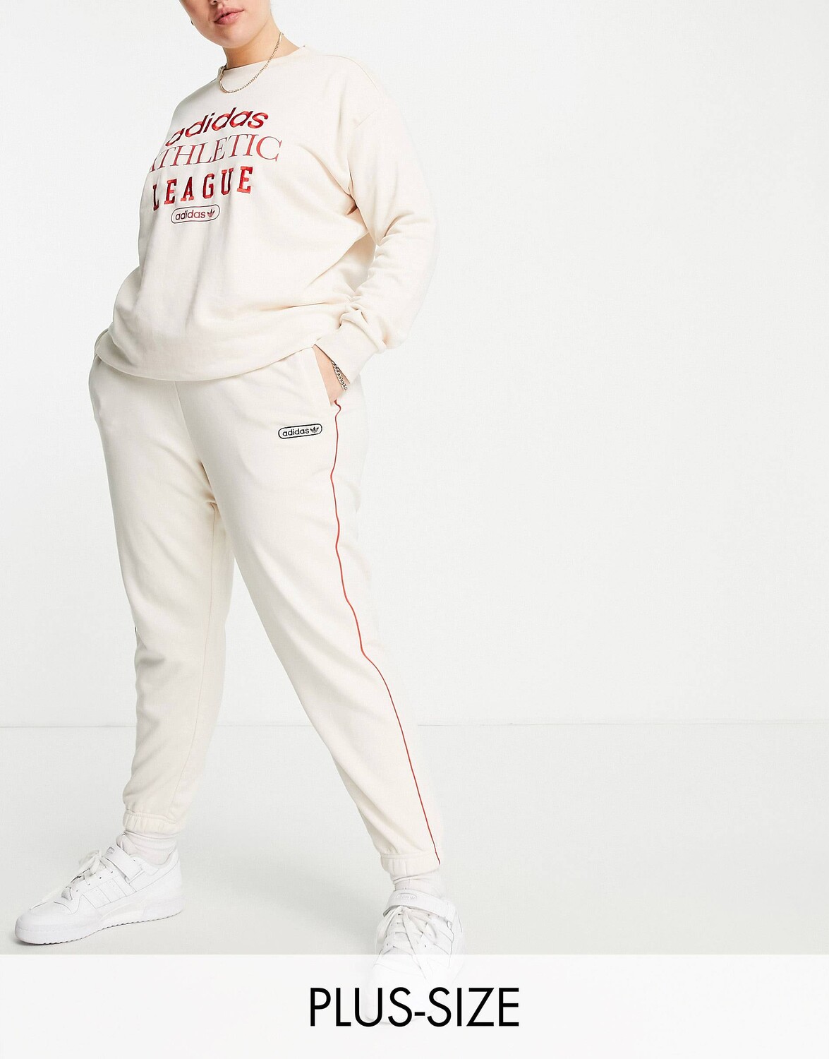 

Белые джоггеры adidas Originals 'Retro Luxury' Plus