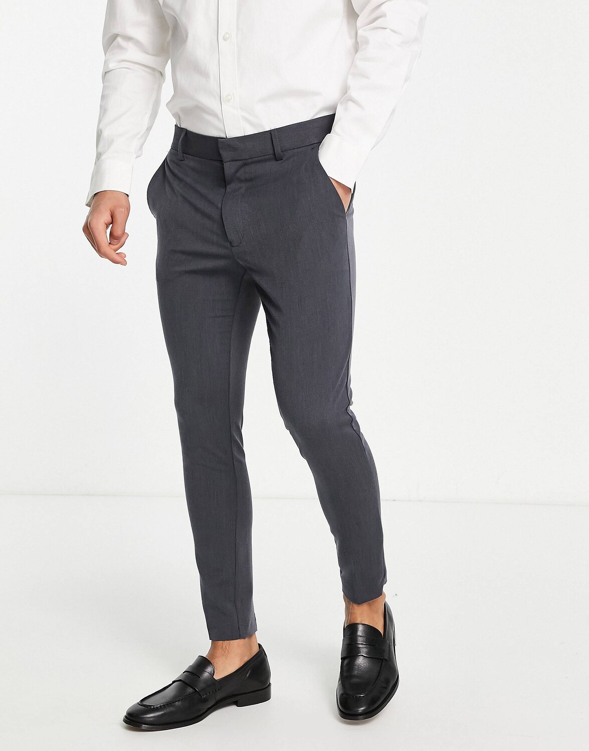 

Темно-серые укороченные элегантные брюки суперскинни ASOS DESIGN