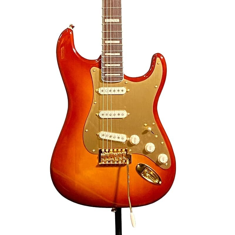 

Squier 40th Anniversary Stratocaster Gold Edition Электрогитара Sienna Sunburst 40th Anniversary Stratocaster Gold Edition Electric Guitar Sienna Sunburst