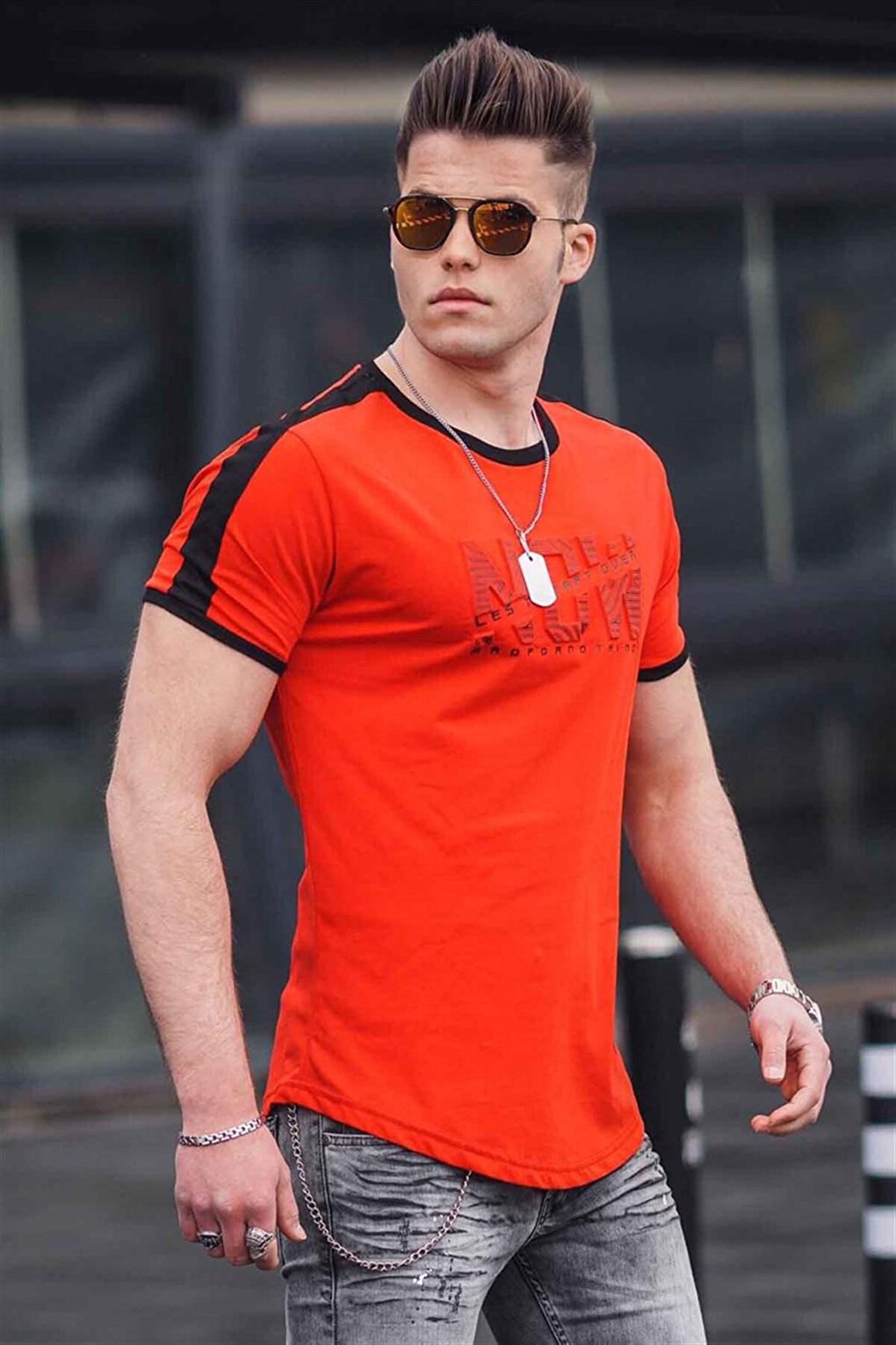 Красная мужская футболка с вышивкой 4564 MADMEXT