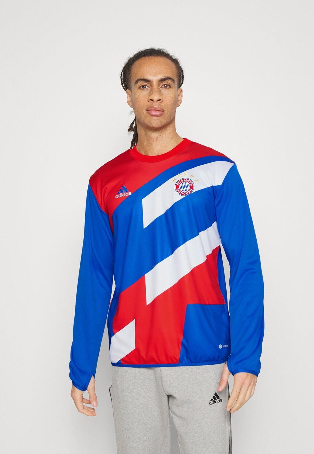 

Спортивная футболка Adidas