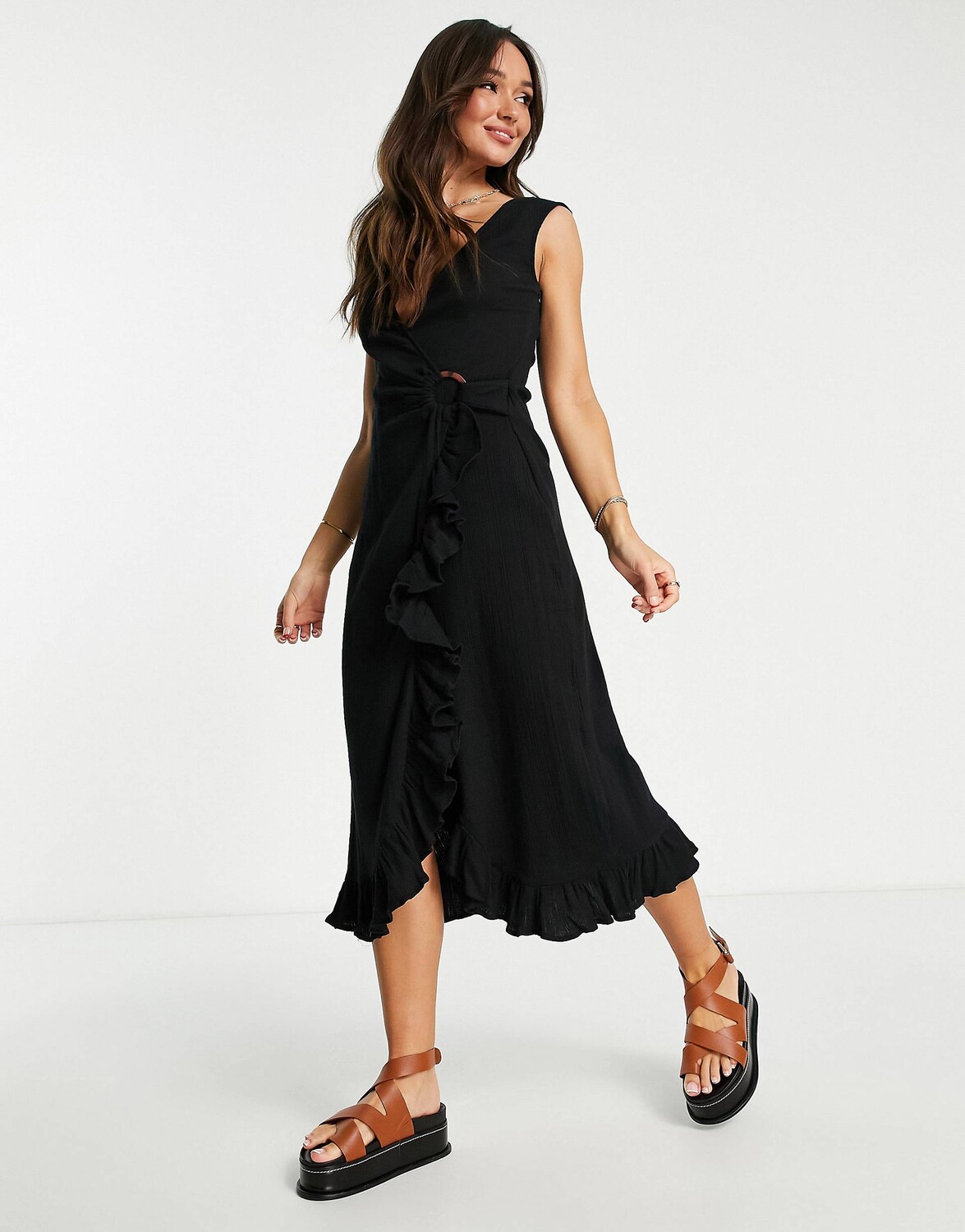 

Черный сарафан миди ASOS DESIGN
