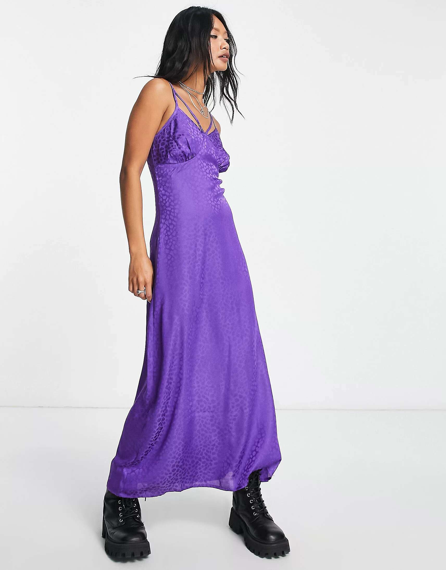 Пурпурное атласное жаккардовое платье миди Violet Romance