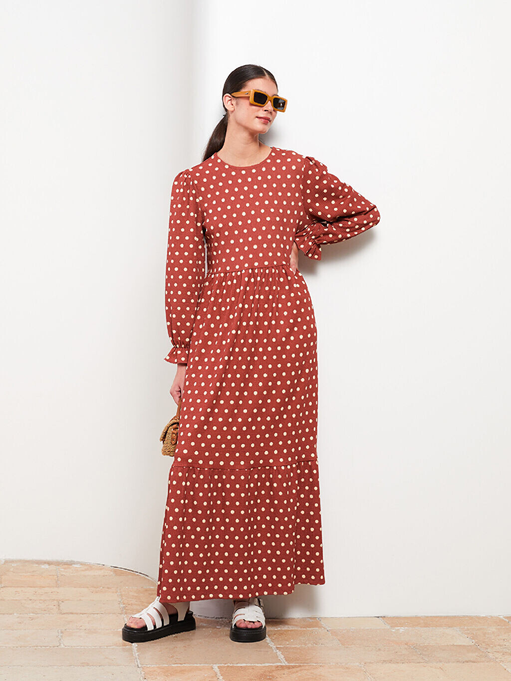 

Женское платье с круглым вырезом и длинными рукавами в горошек LCW Modest
