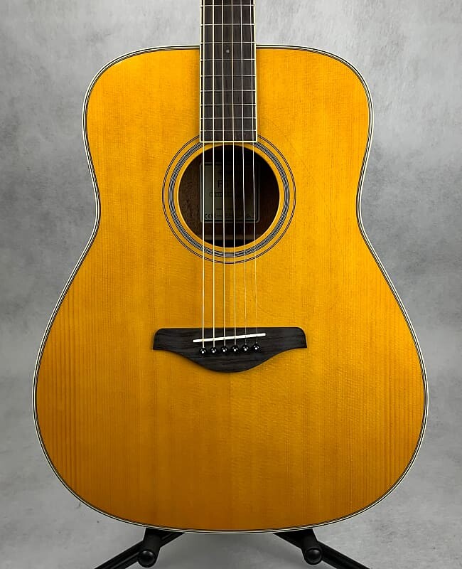 

Yamaha FG-TA TransAcoustic Dreadnought — винтажный оттенок