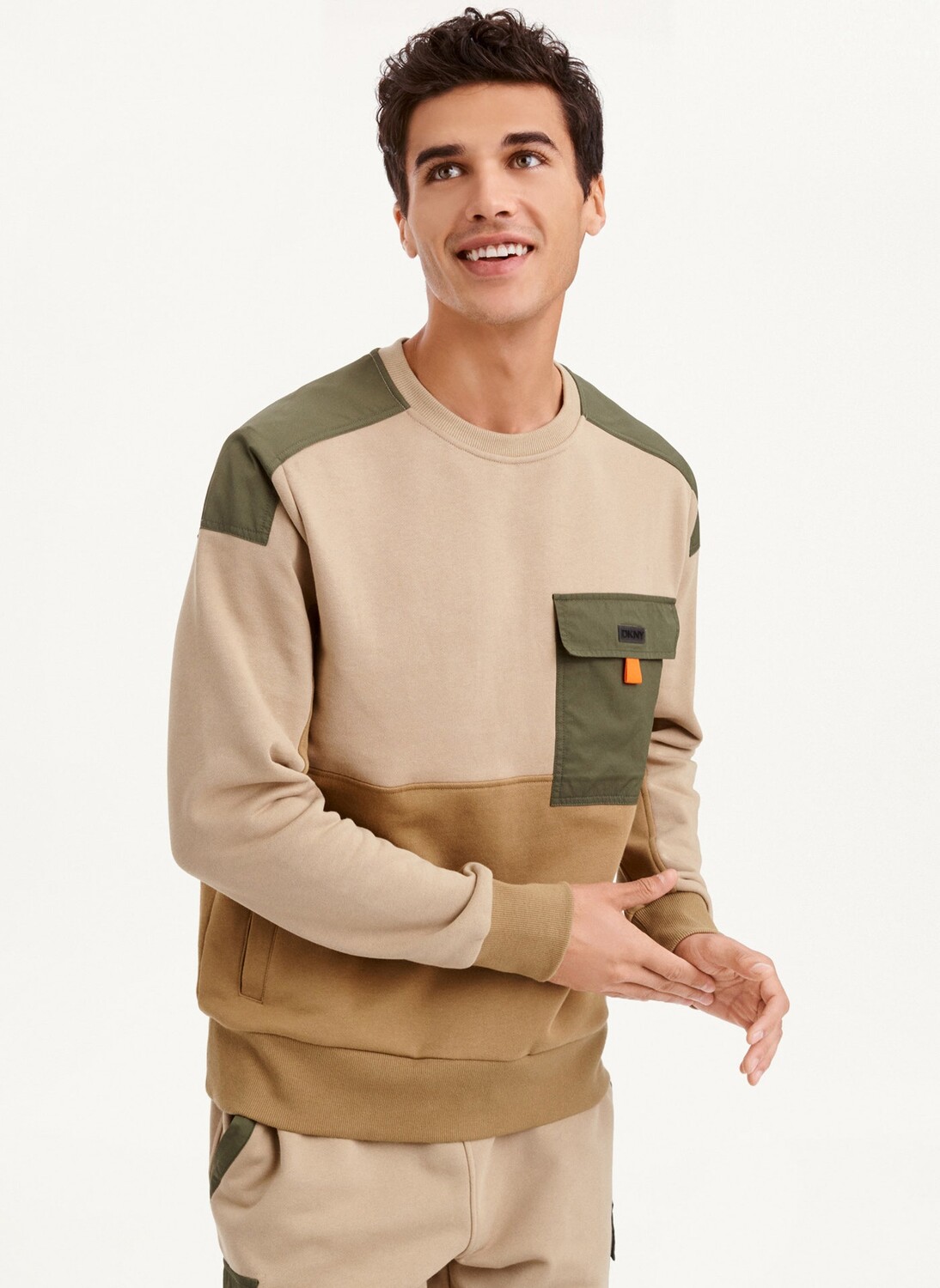 

Лонгслив с цветными блоками и карманом DKNY, Коричневый