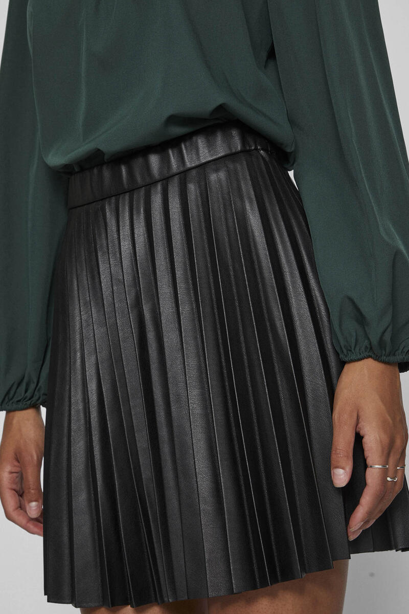 Мини-юбка со складками под кожу Vila, черный женская плиссированная мини юбка из пу кожи с высокой талией
