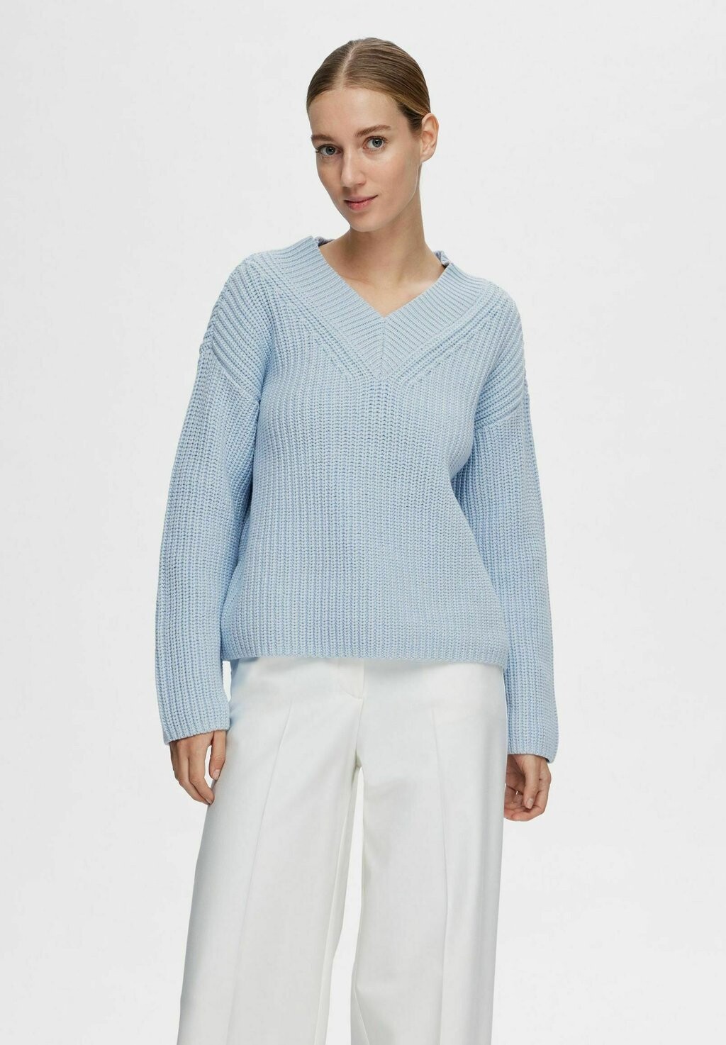 

Свитшот Selected Femme V AUSSCHNITT, цвет cashmere blue