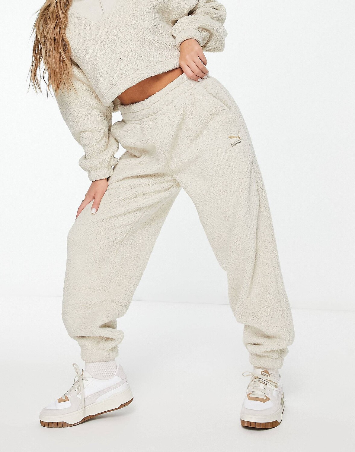 

Уютные овсяные джоггеры Puma classics Club Borg - эксклюзивно для ASOS, Серый