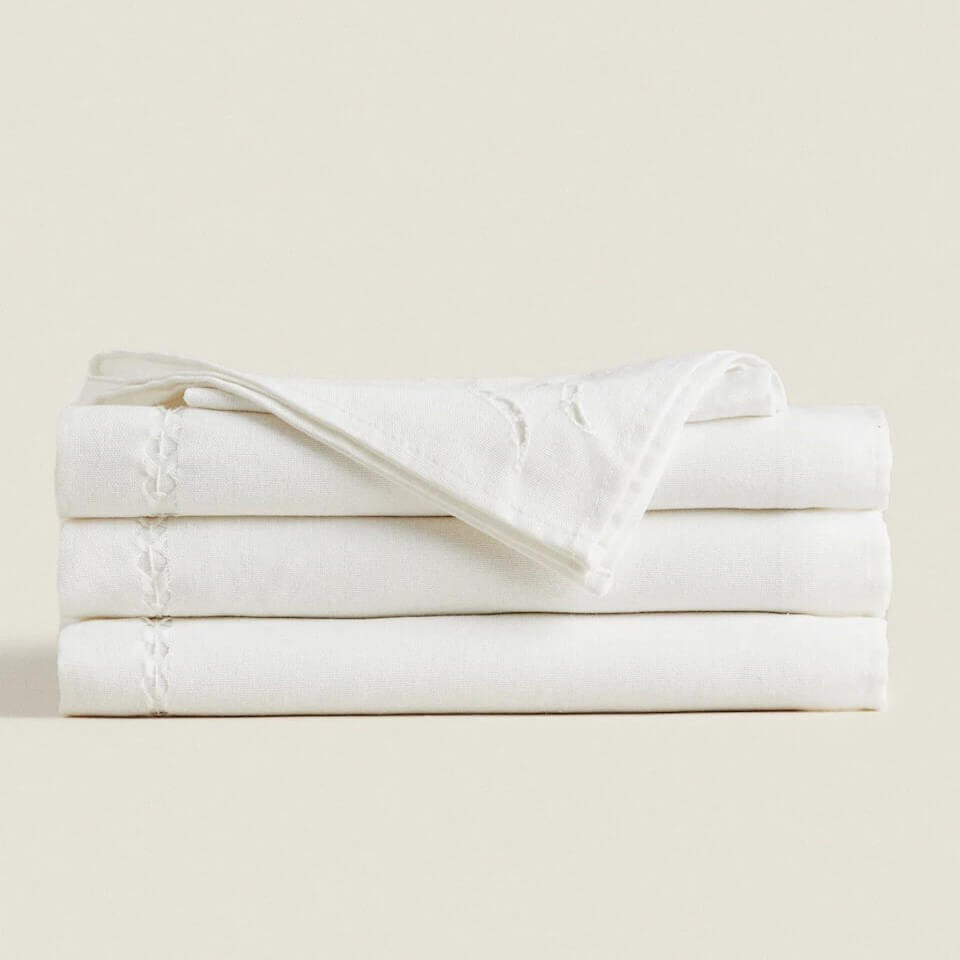

Скатерть Zara Home Embroidered Flower, белый