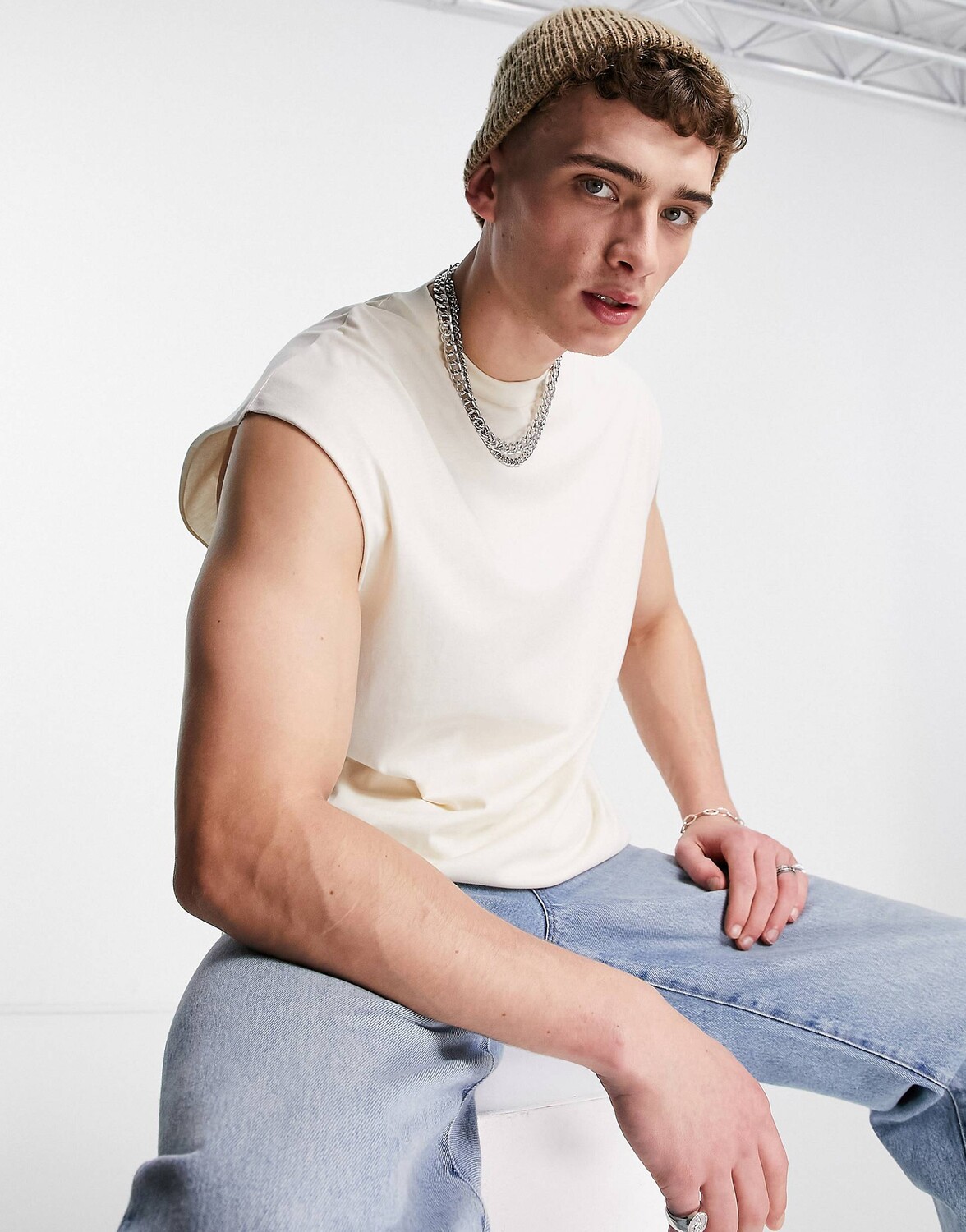

Кремовый жилет оверсайз ASOS DESIGN