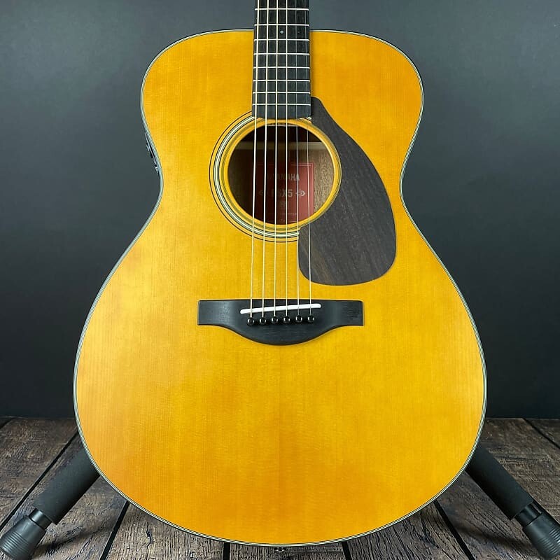 

Yamaha Red Label FSX5 Concert Acoustic-Electric-Vintage Natural