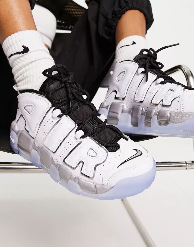 

Кроссовки Nike Air More Uptempo белого и серебристого металлика