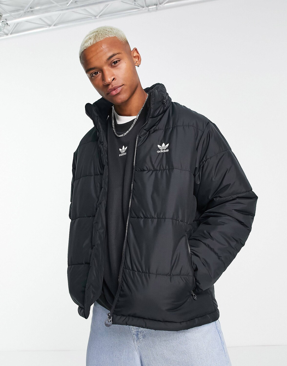 

Черная пуховая куртка с капюшоном adidas Originals Trefoil Essentials