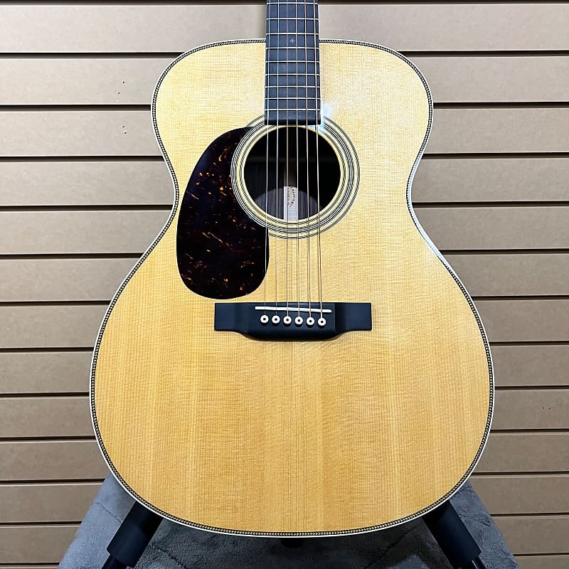 Акустическая гитара для левшей Martin 000-28 - Natural Gloss w/OHSC & *PLEK'D* #687 000-28 Left-Handed Acoustic Guitar цена и фото