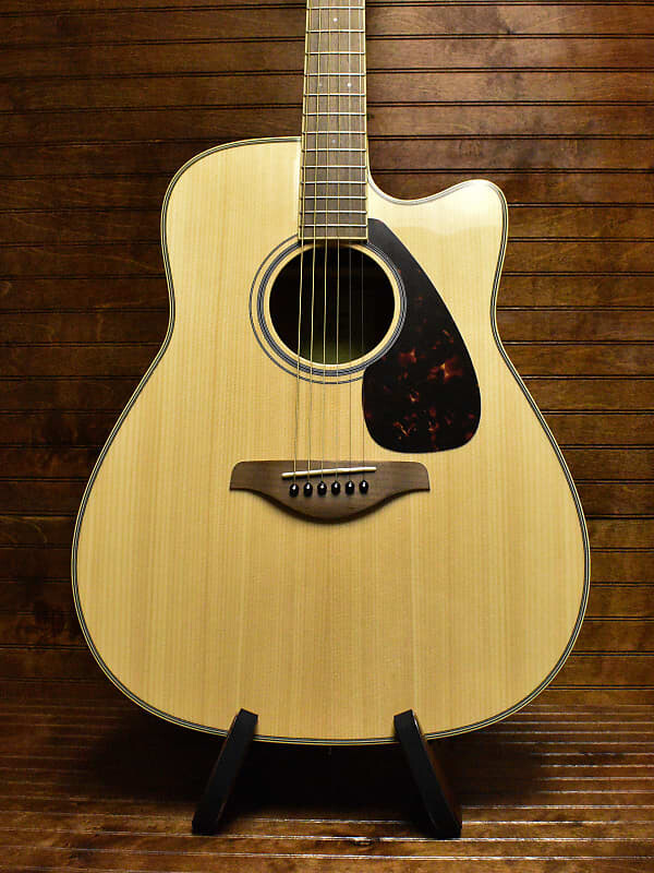 

Ямаха FGX820c Yamaha
