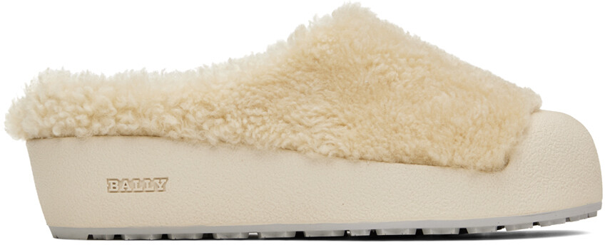 

Тапочки из овчины White Crans Bally