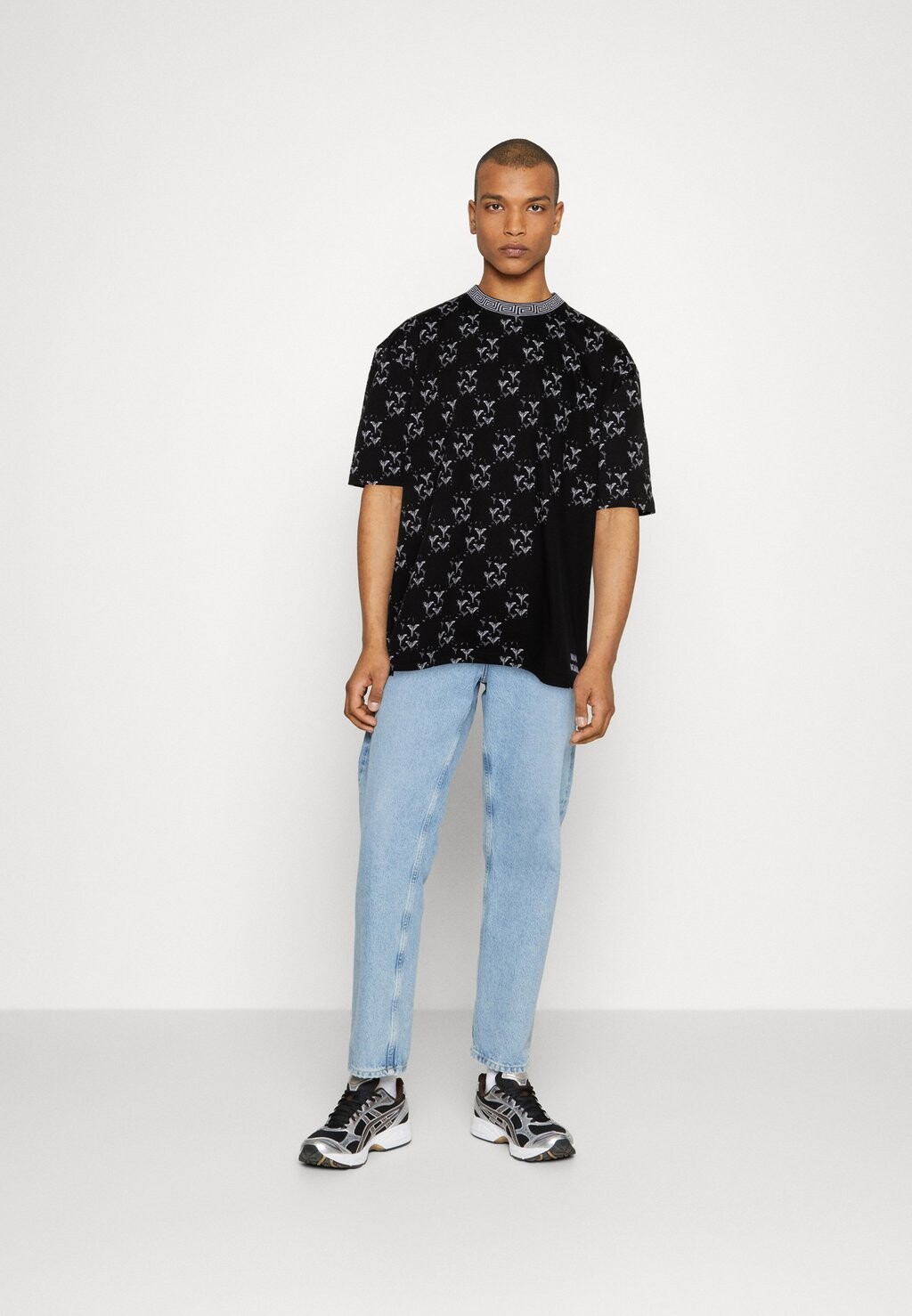 

Футболка с принтом PLUS UNISEX Carlo Colucci, черный